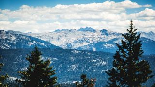 0402_beautiful-mountain-and-forest-landscape-in-sequoia-national-park-california